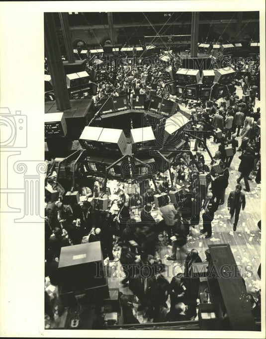 1987 Press Photo The floor of the New York Stock Exchange. - nox40905