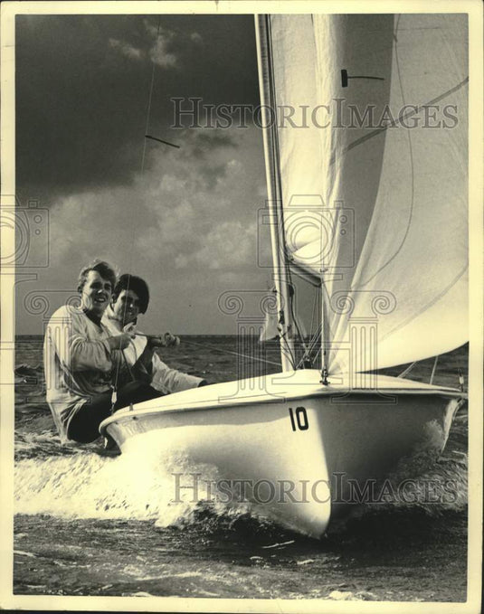 1980 Press Photo Gary Jobson & Mark Powell in Sailing Championships, Tulane won.