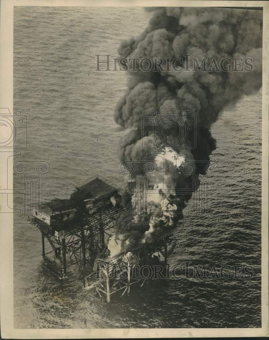 1958 Press Photo Continental Oil Company Rig on Fire in Gulf of Mexico