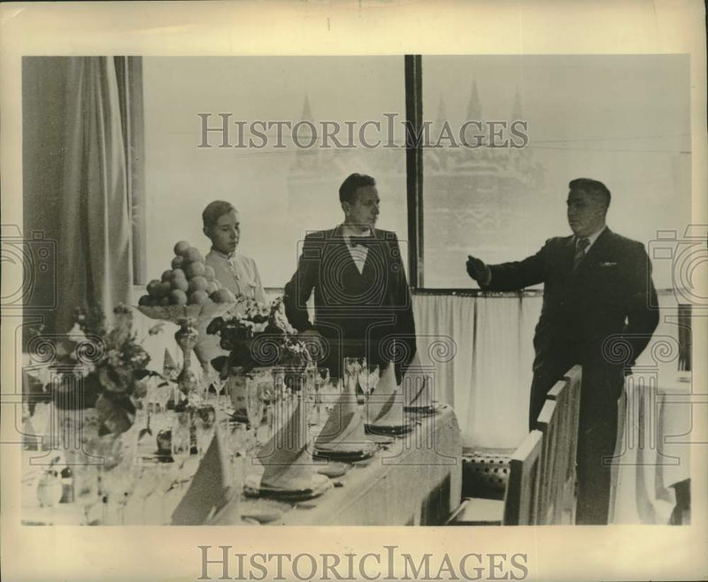 Load image into Gallery viewer, 1956 Press Photo Tourist must stay close to prescribed Russian intourist regimen
