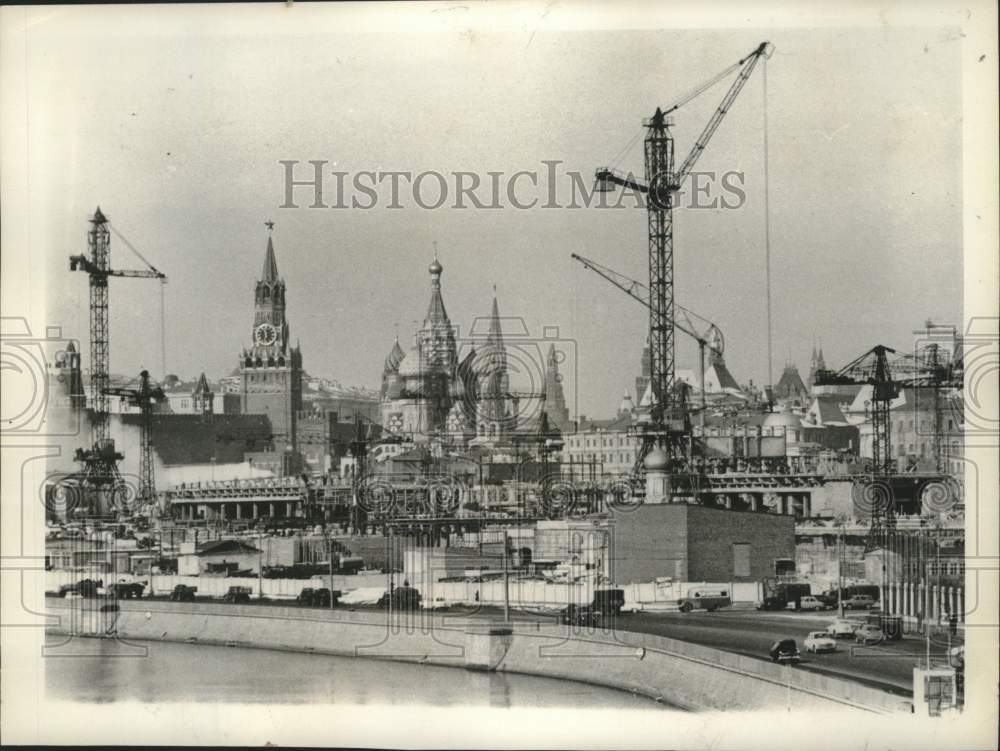 1964 Press Photo View of the Moscow River toward The Kremlin - nox41235