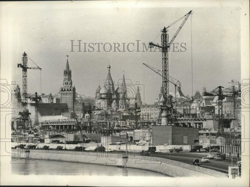 Load image into Gallery viewer, 1964 Press Photo View of the Moscow River toward The Kremlin - nox41235
