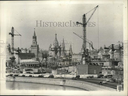 1964 Press Photo View of the Moscow River toward The Kremlin - nox41235