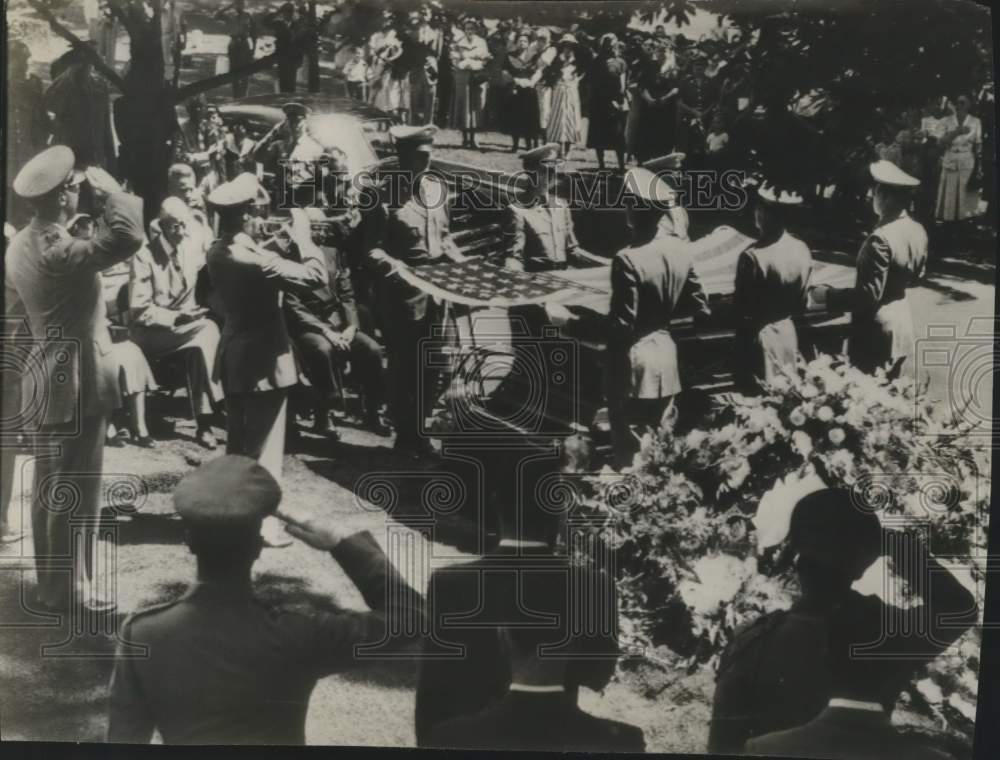 1950 Press Photo Burial of Lieutenant Howell C. Thomas Jr., Arlington Cemetery