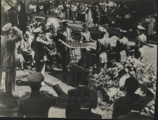 1950 Press Photo Burial of Lieutenant Howell C. Thomas Jr., Arlington Cemetery
