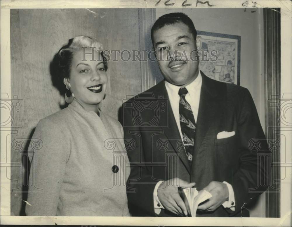 1953 Press Photo Joe Lewis and his bride at Championship bout in Chicago.
