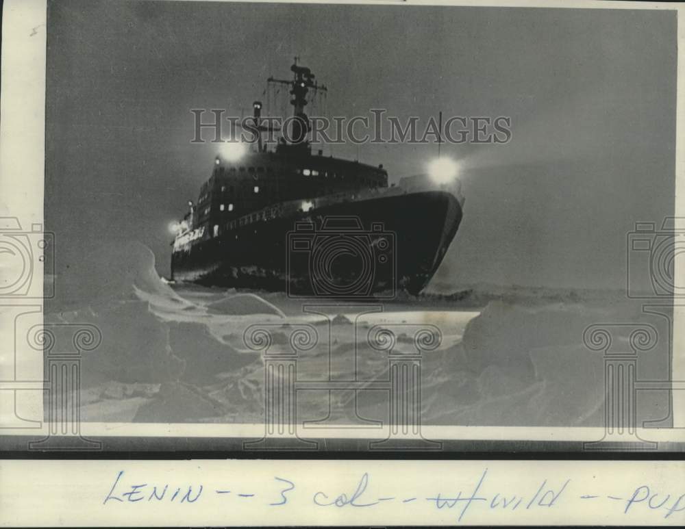 1968 Press Photo A Soviet Union icebreaker, the Lenin, cuts ice in the Arctic