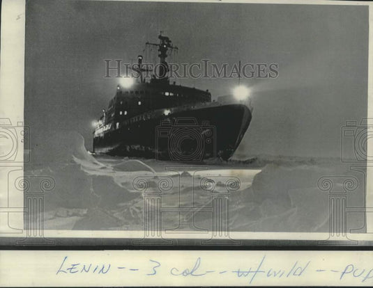 1968 Press Photo A Soviet Union icebreaker, the Lenin, cuts ice in the Arctic