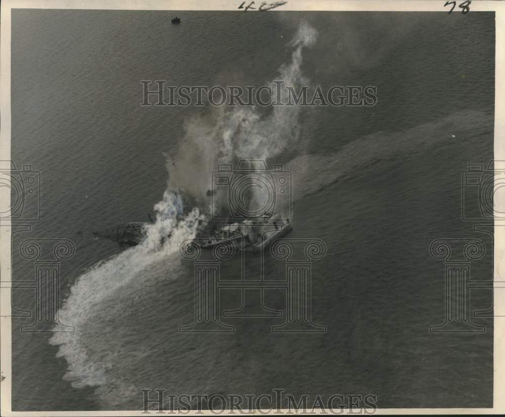 1959 Press Photo Union Oil Company well, Louisiana's Caillou Island field blew.