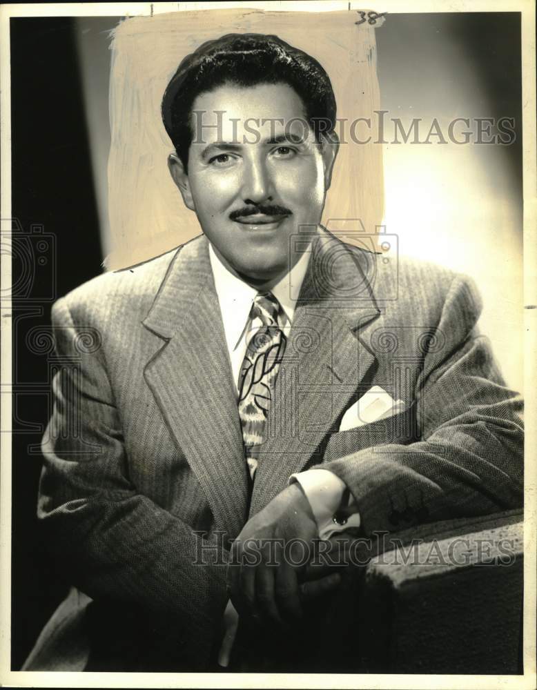 1948 Press Photo Actor Hal Peary poses for a promotional photo - nox42167