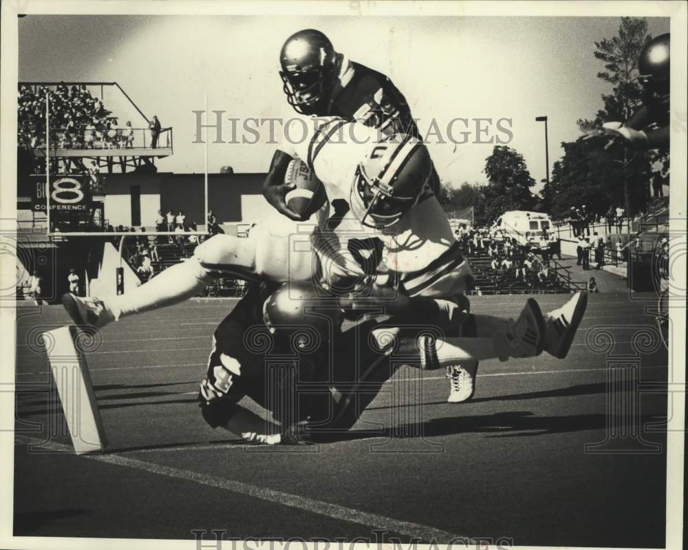 1979 Press Photo Louisiana State University&#39;s Jesse Myles lunges into end zone.- Historic Images