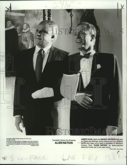 1988 Press Photo Actors Mandy Patinkin, James Caan in "Alien Nation" - nox43214- Historic Images