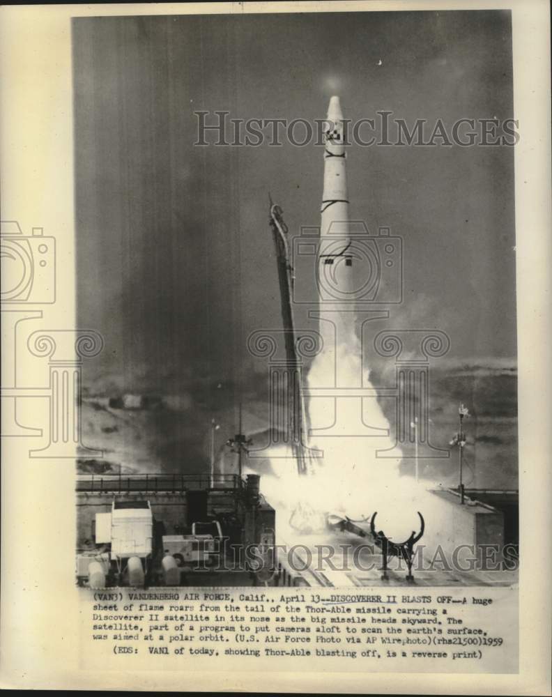 1959 Press Photo Missile Carrying Discoverer II Satellite Launched, California- Historic Images