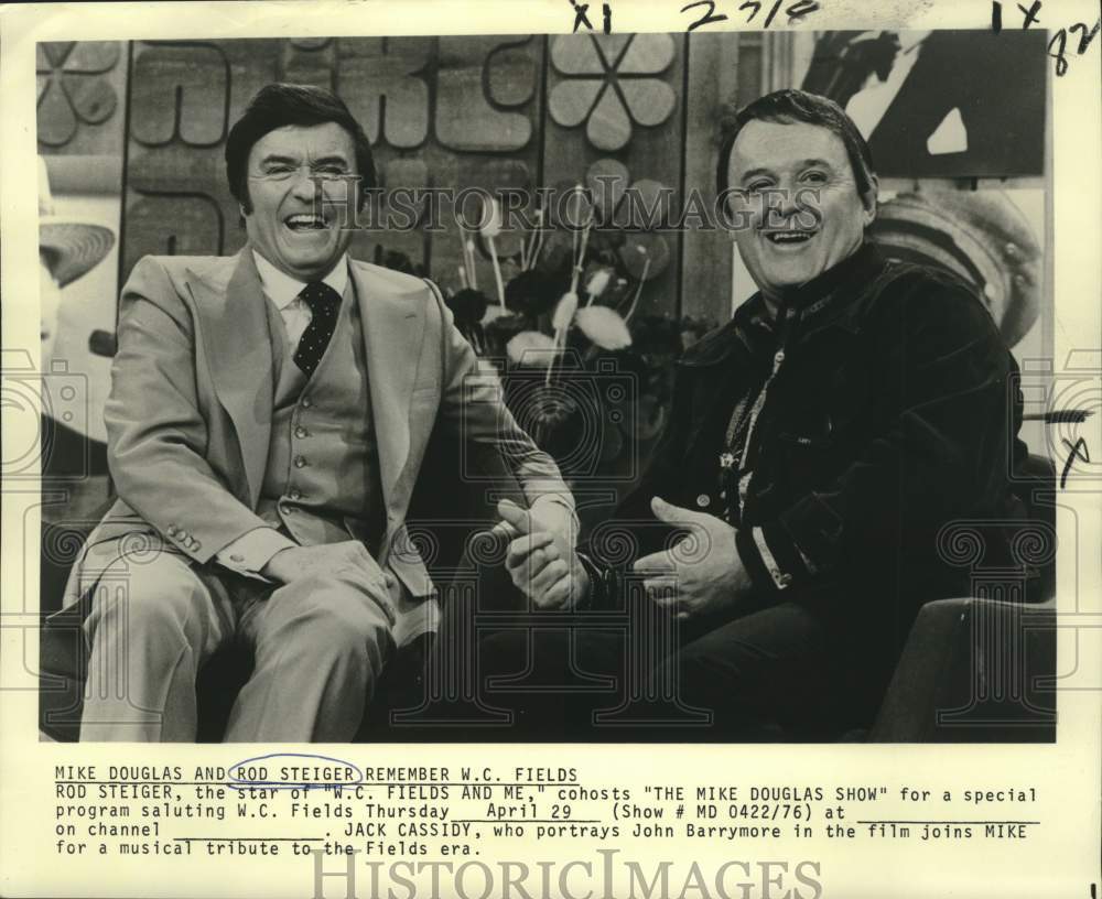 1976 Press Photo Actor Rod Steiger Co-Hosts &quot;The Mike Douglas Show&quot; - nox44063- Historic Images