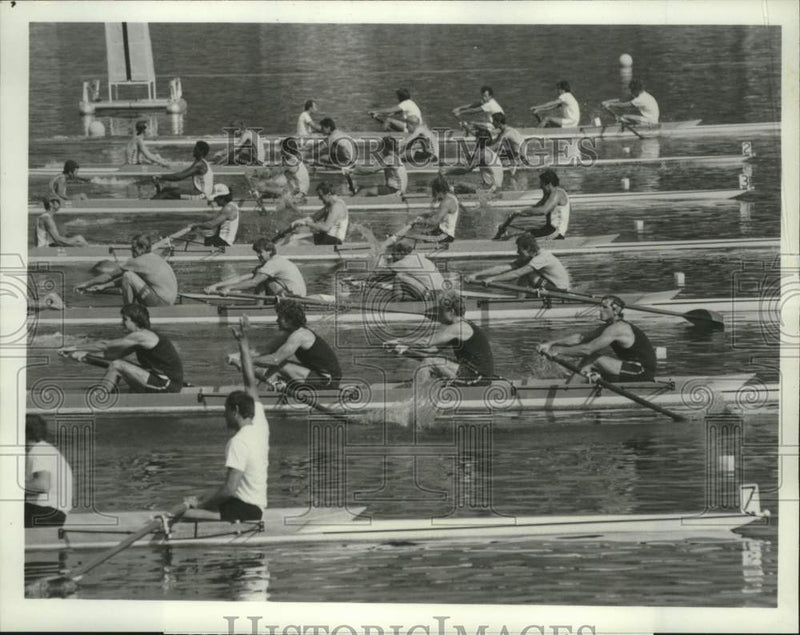 Load image into Gallery viewer, 1984 Press Photo Olympic Rowers at Lake Casitas, California - nox44099
