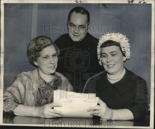 1959 Press Photo Jesuit High School Blue Jay Parents' Club Plans Benefit