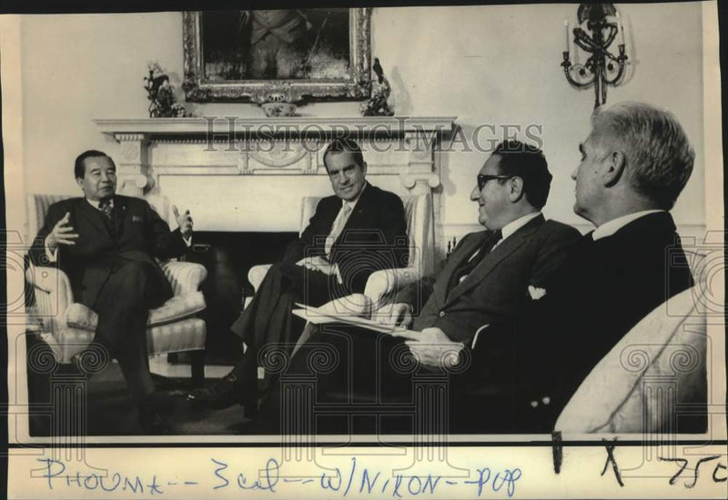 Load image into Gallery viewer, 1972 Press Photo Laotian Prime Minister Meets Nixon &amp; Kissinger, Washington
