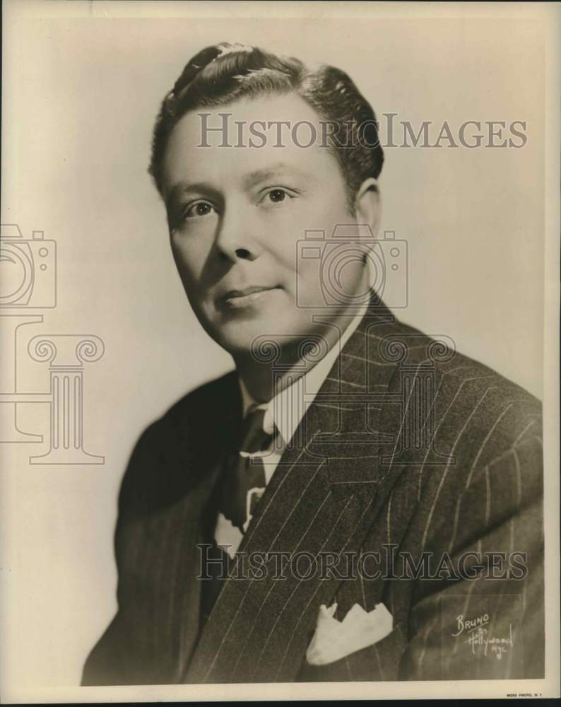 1948 Press Photo Baritone Singer Edward Roecker - nox45086- Historic Images