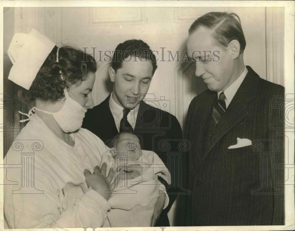 1939 Press Photo Harry Hopkins, his son David, and new grandchild Cherry Hopkins- Historic Images