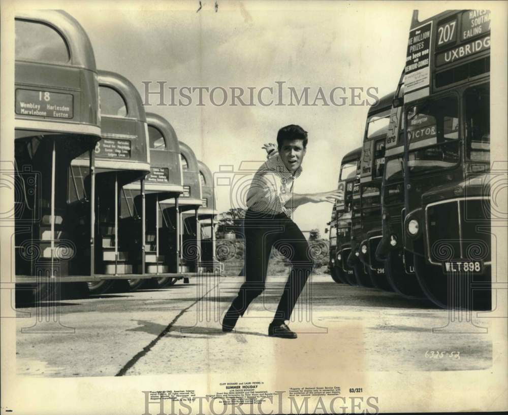 1968 Press Photo The star of "Summer Holiday" British pop singer Cliff Richard
