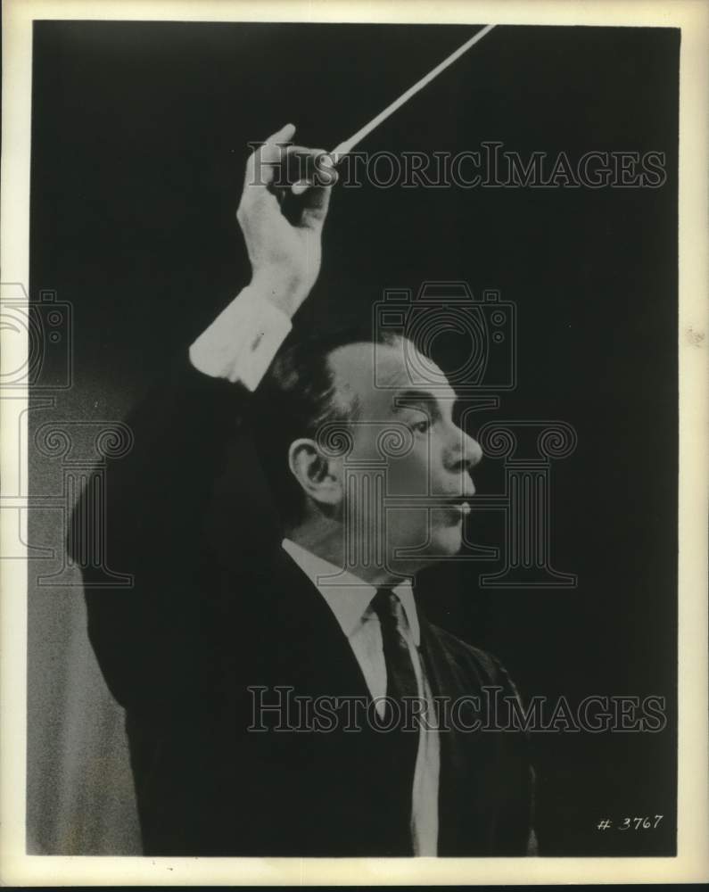 1953 Press Photo Royal Philharmonic of London Conductor Sir Malcolm Sargent- Historic Images