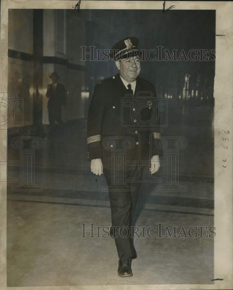 1951 Press Photo Police Detective Lieutenant Joseph Schwehne - nox46747- Historic Images