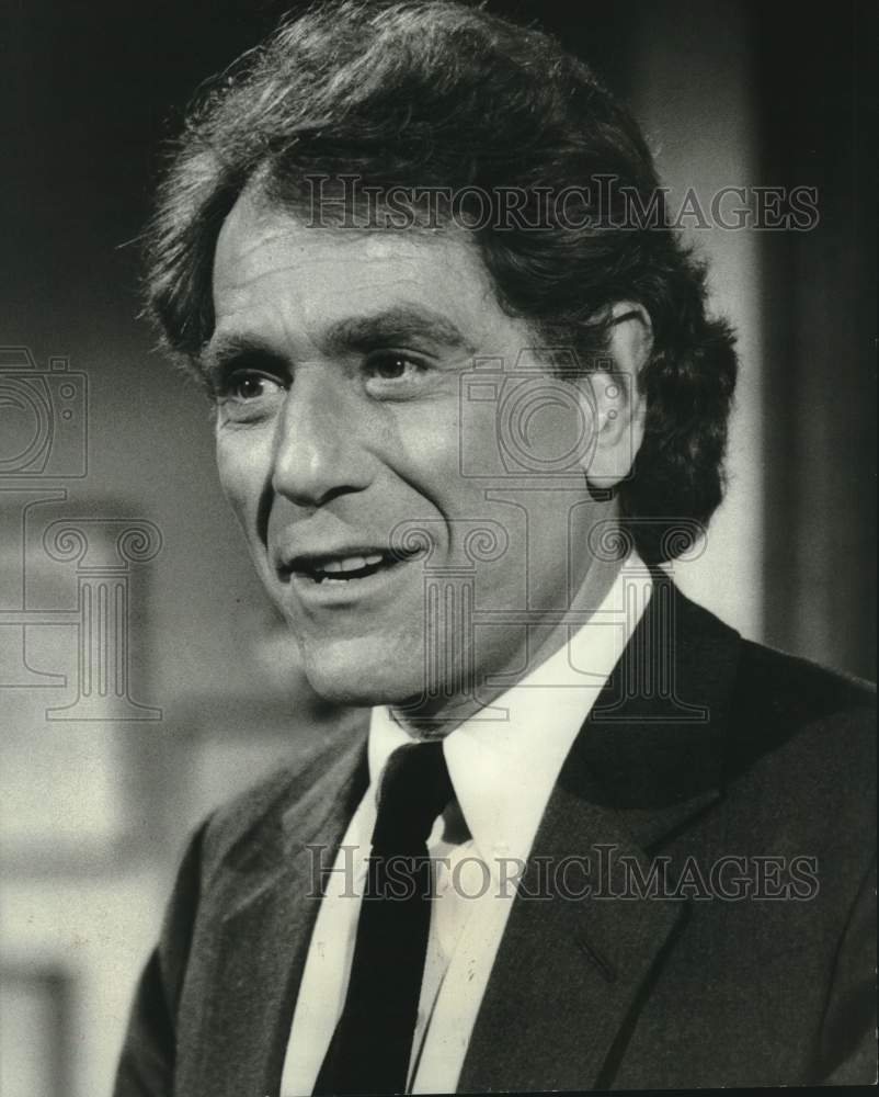 1987 Press Photo George Segal stars as Andy Kooper in &quot;Take Five&quot; comedy series- Historic Images