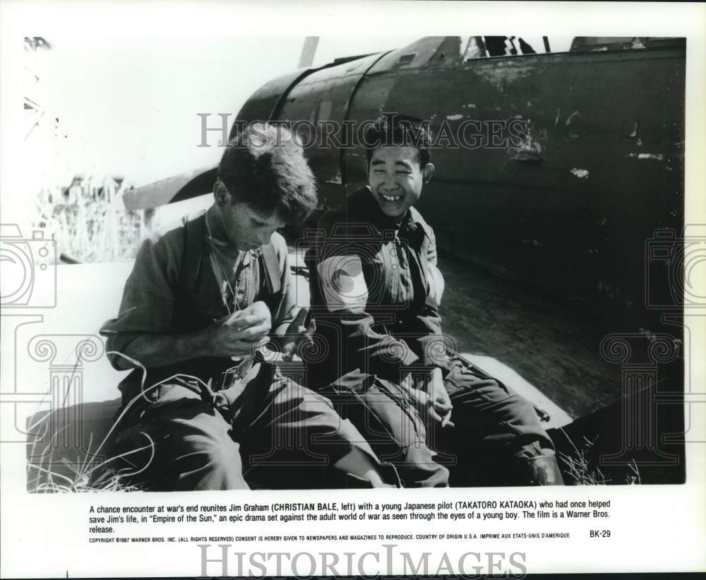 1987 Press Photo Christian Bale & Takatoro Kataoka in "Empire of the Sun."- Historic Images