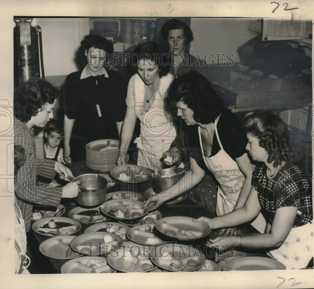 1948 Press Photo Mothers Prepare Free Lunch for Catholic School Kids - nox47210- Historic Images