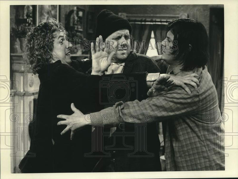 Load image into Gallery viewer, 1986 Press Photo Cast in a scene from CBS's "Newhart" series - nox47259
