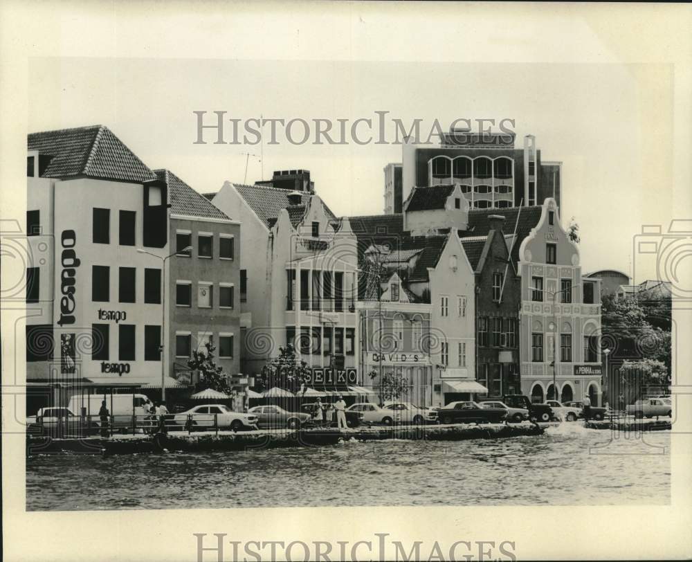 1980 Press Photo The Curacao Plaza hotel on the waterfront in Willemstad