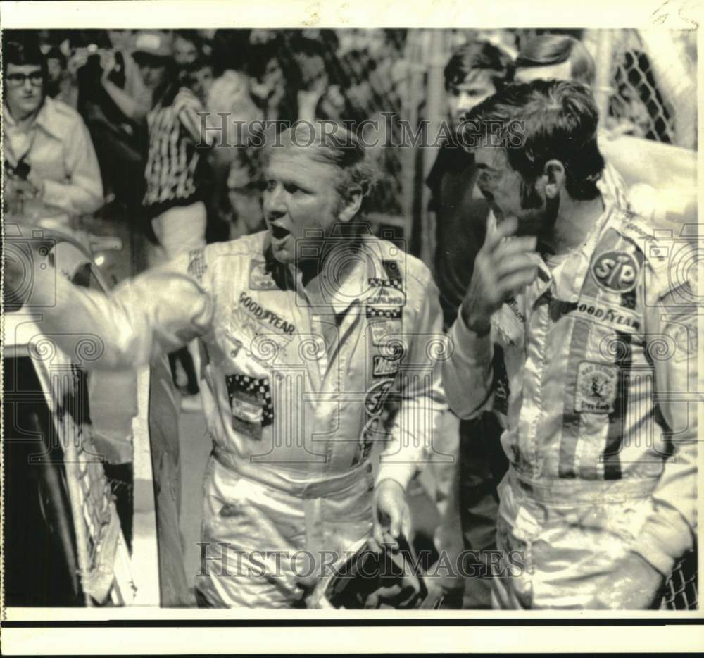 1974 Press Photo Race Car Drivers Argue over Win, Nashville - nox50178- Historic Images