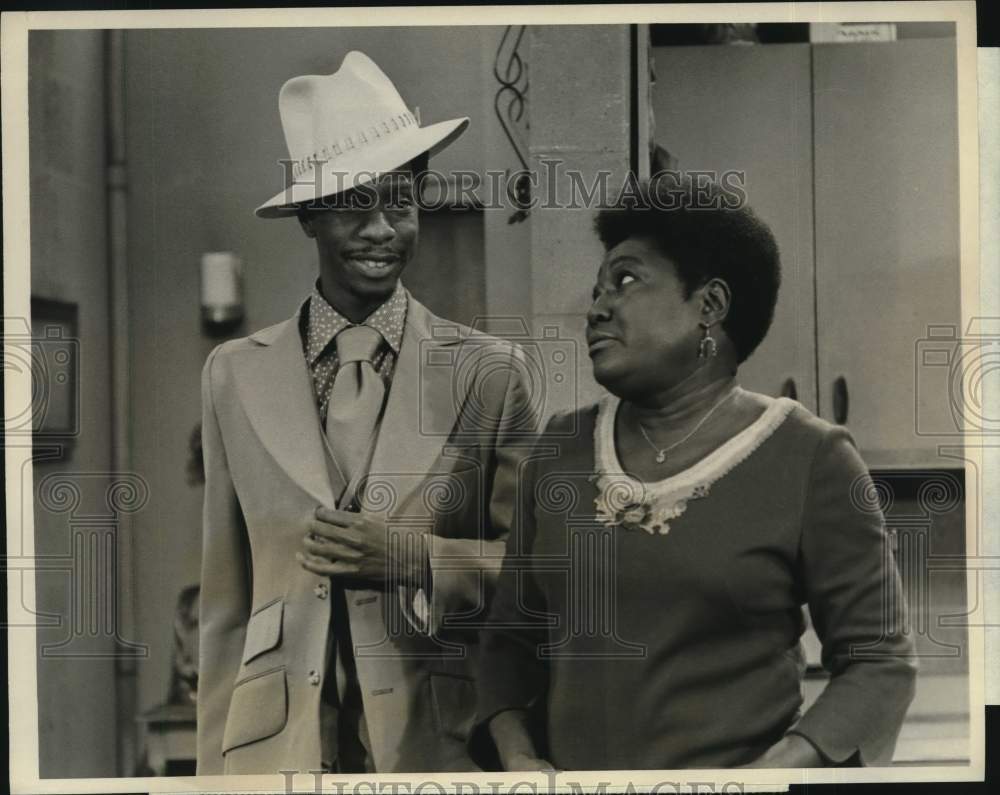 1976 Press Photo Jimmie Walker, Esther Rolle, In &quot;Good Times&quot; On ABC-TV- Historic Images