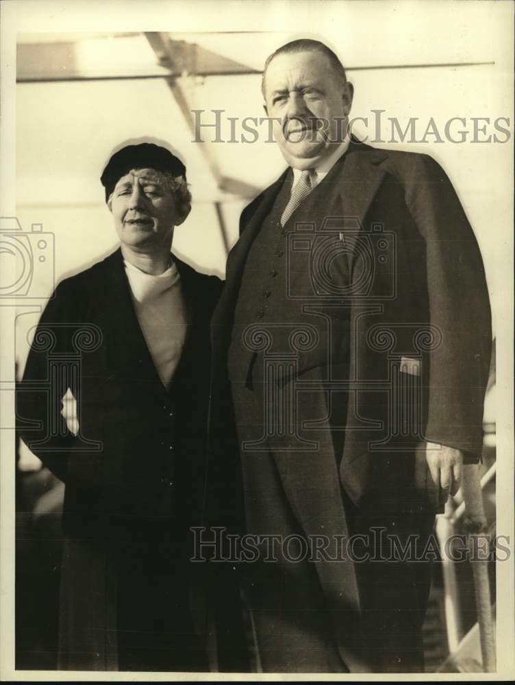 1934 Press Photo Mr. and Mrs. Hendrik Willem Van Loon aboard Franconia Liner- Historic Images