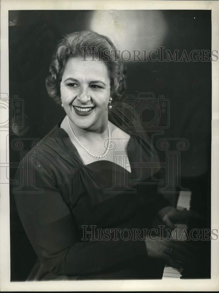 1960 Press Photo Kate Smith is coming back to star in a half-hour CBS show.- Historic Images