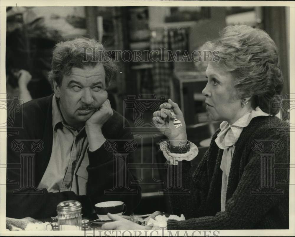 1983 Press Photo Richard B. Shull & Meg Wyllie in "Sutters Bay" on CBS- Historic Images