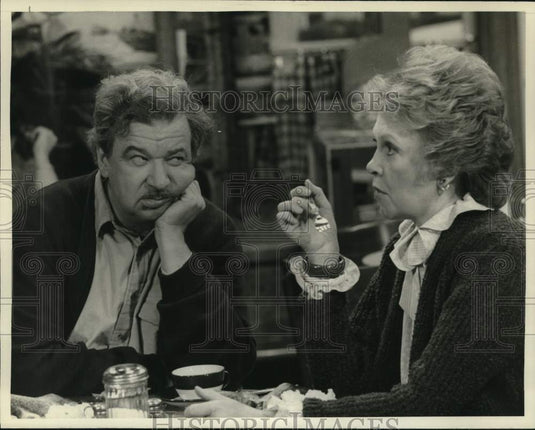 1983 Press Photo Richard B. Shull & Meg Wyllie in "Sutters Bay" on CBS- Historic Images