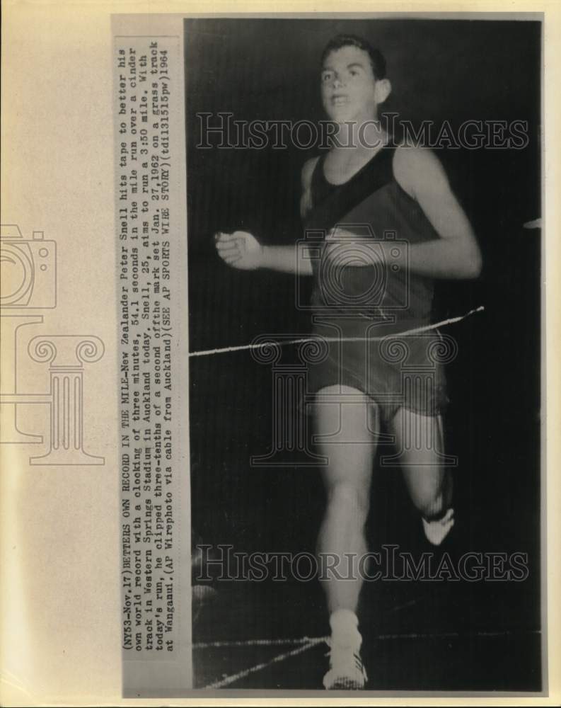 1964 Press Photo Peter Snell cuts three-tenths second off record in Auckland.- Historic Images