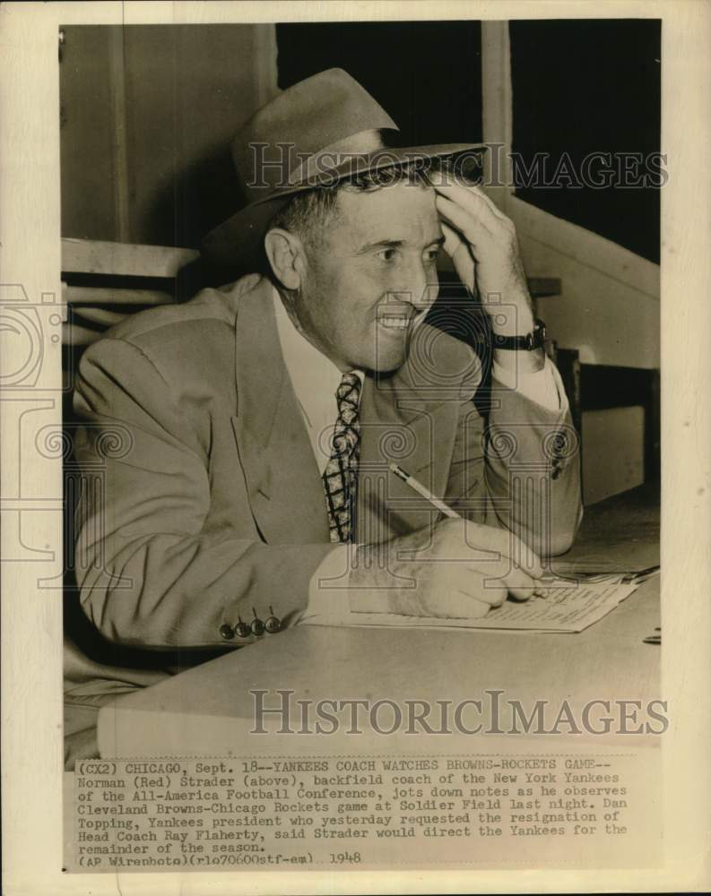 1948 Press Photo Norman (Red) Strader, backfield coach of the New York Yankees.- Historic Images