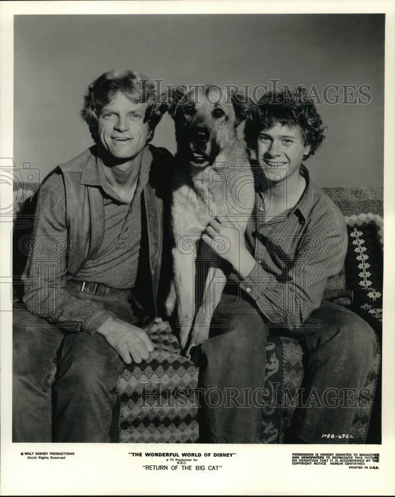 1975 Press Photo Jeremy Slate and Jeff East in &quot;Return of the Big Cat&quot;- Historic Images