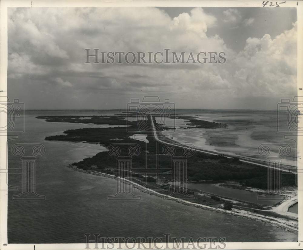 1957 Press Photo Aerial view of bridge to the Florida Keys. - nox57046- Historic Images