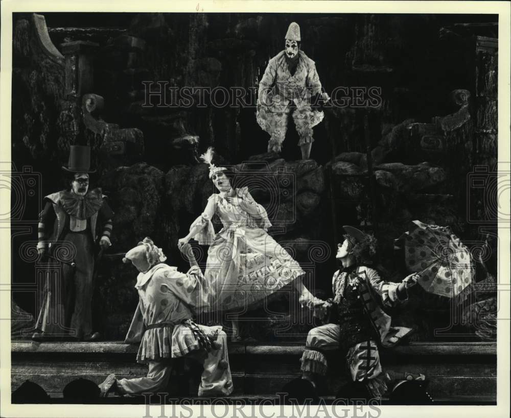 1986 Press Photo Houston Grand Opera presents Ariadne auf Naxos opera.- Historic Images