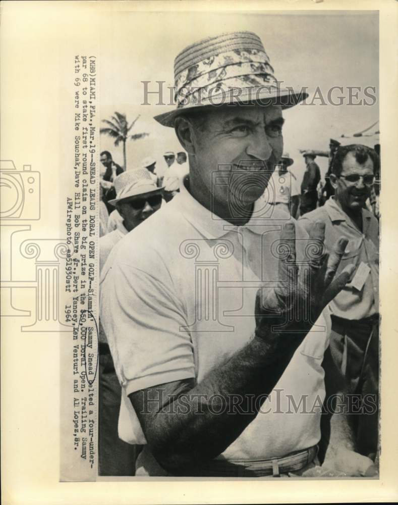 1954 Press Photo Sammy Snead leads Doral Open Golf Championship in Miami- Historic Images