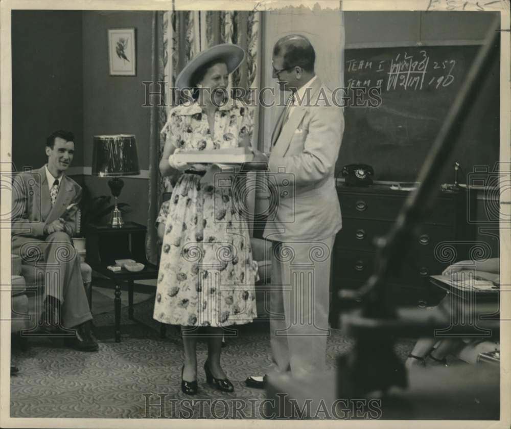 1950 Press Photo Ray Roberts, Mrs. Jacob Morrison and Al Henry at event.- Historic Images