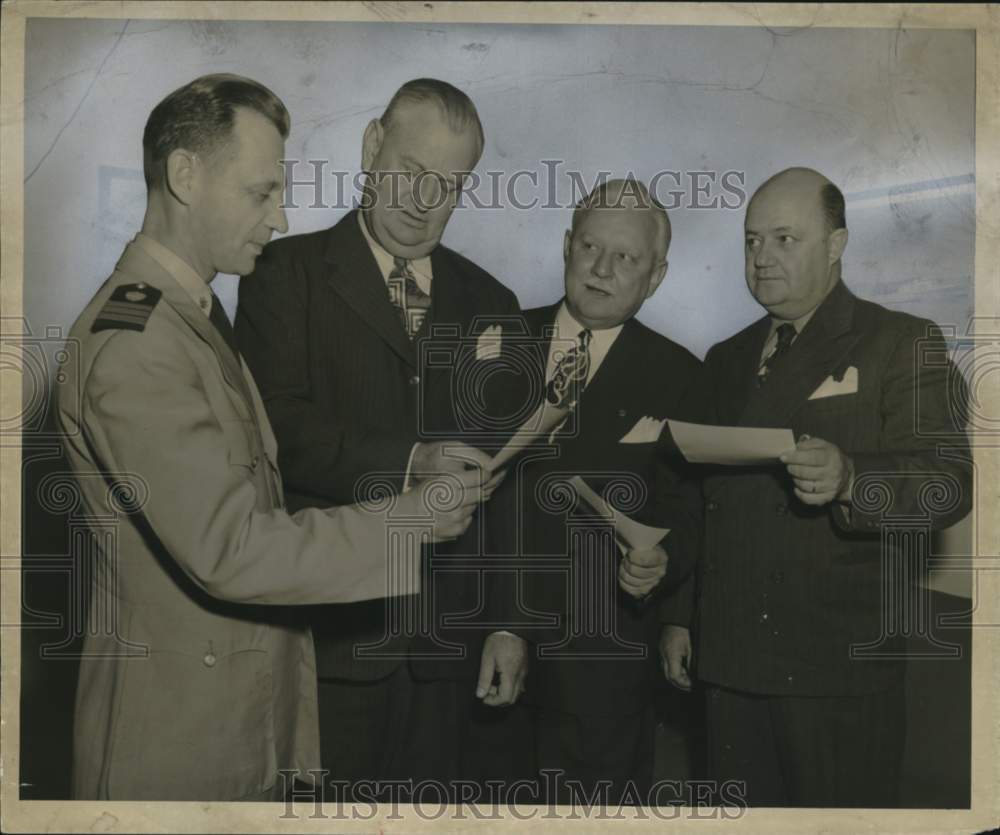 1949 Press Photo Commander C.H. Strober and officers at Coast Guard ceremony- Historic Images