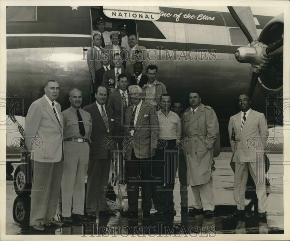 1954 Press Photo Regal Beer&#39;s Florida sales and distributors visit New Orleans.- Historic Images