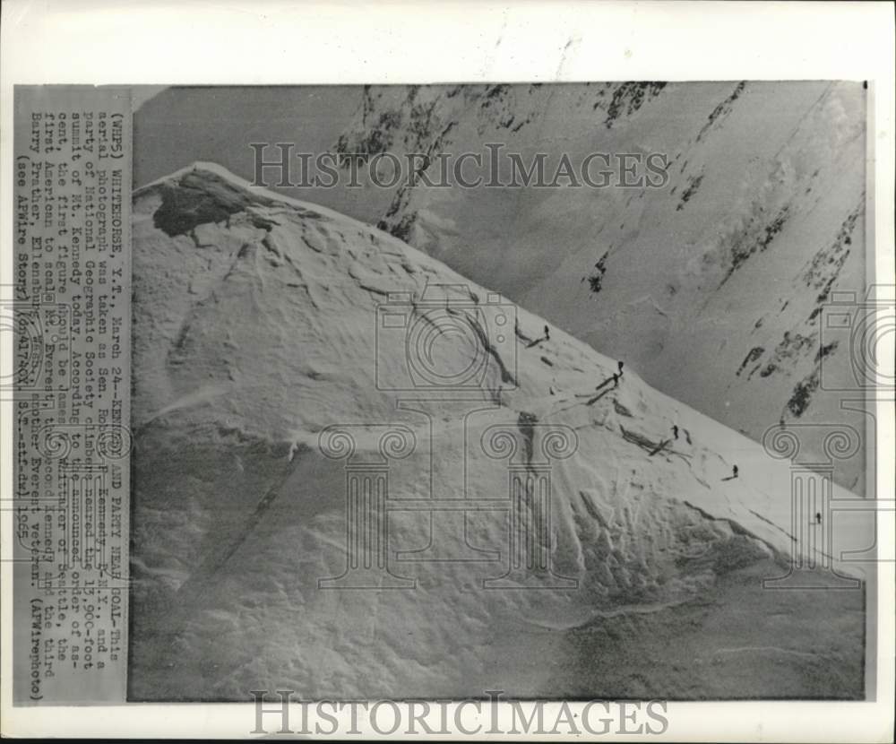 1965 Press Photo Robert Kennedy and climbers near summit of Canada&#39;s Mt. Kennedy- Historic Images