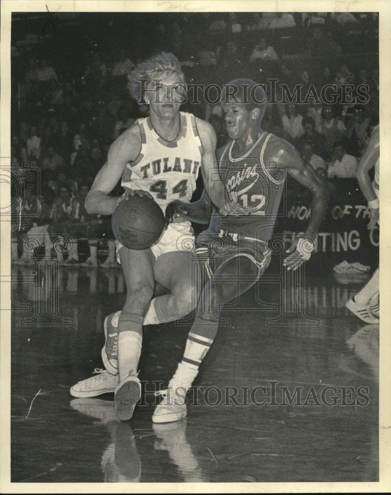 1973 Press Photo Tulane&#39;s John Szponar dribbles basketball down court.- Historic Images