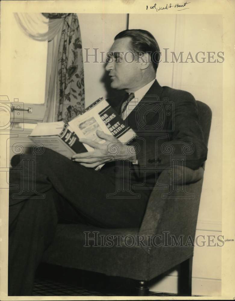 1935 Press Photo North Dakota Senator Gerald Nye speaks in New Orleans.- Historic Images