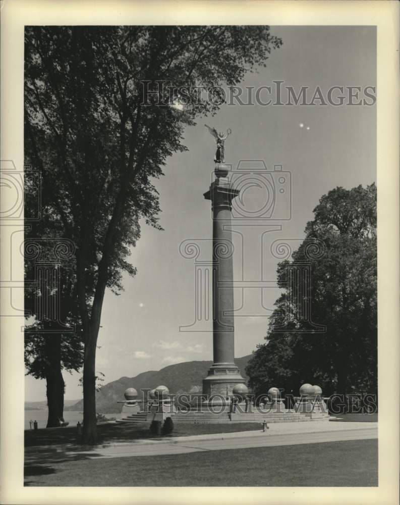 1953 Press Photo Monument with angel atop. - nox60832- Historic Images